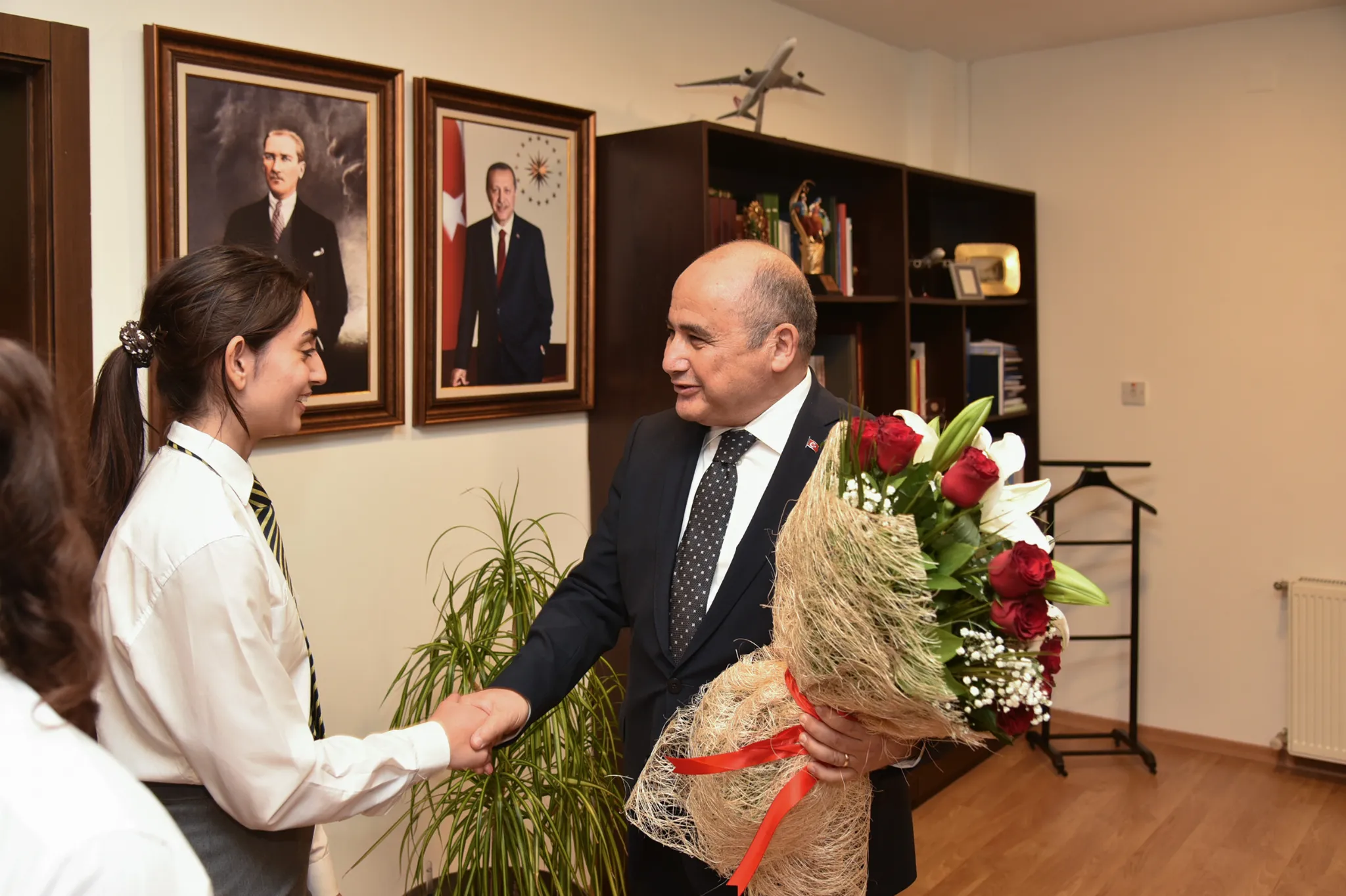 Başçeri, Türk Maarif Koleji öğrencilerini kabul etti