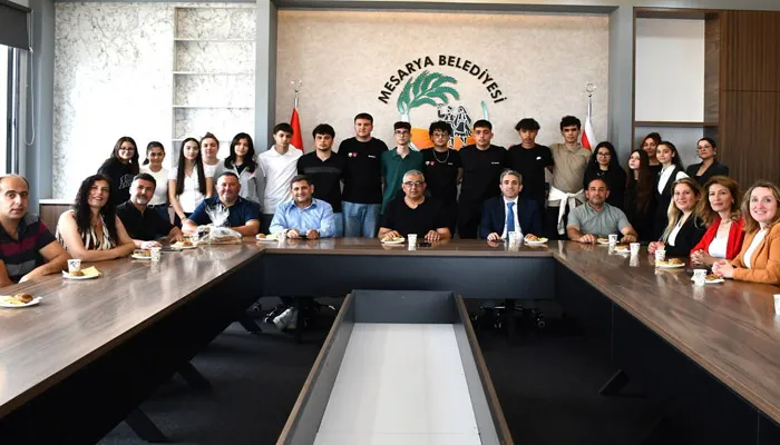Mesarya Belediye Başkanı Latif, gençlerle bir araya geldi