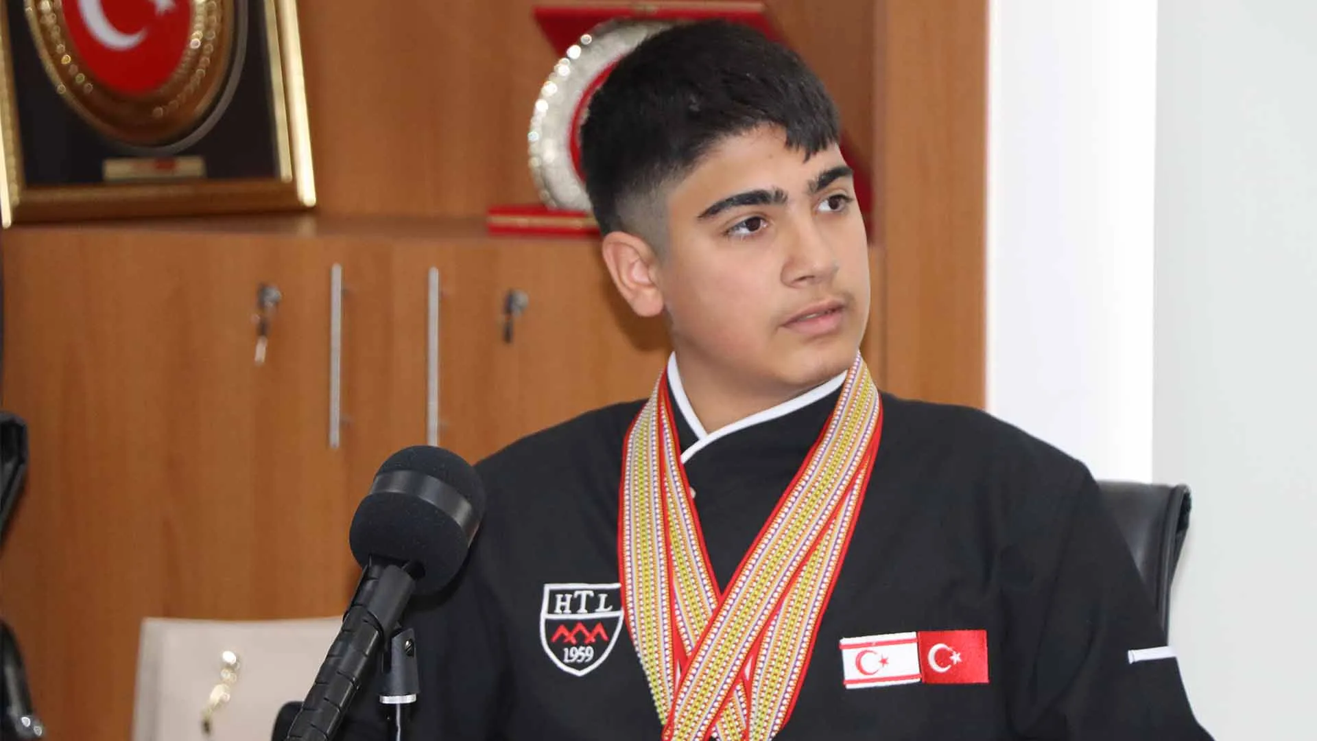 Milli Eğitim Bakanı Çavuşoğlu, Tunus'ta ödül kazanan Haydarpaşa Ticaret Lisesi öğrencilerini kabul etti