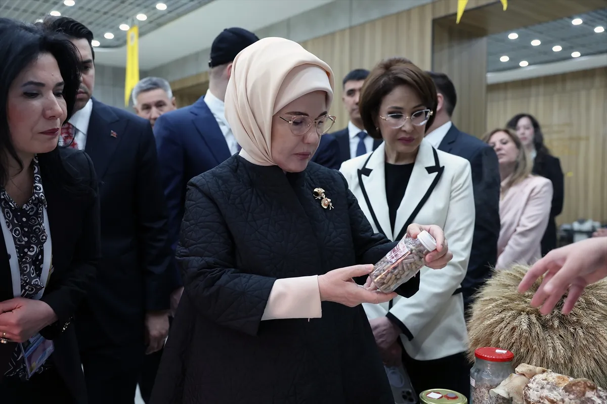 TC Cumhurbaşkanı Erdoğan’ın eşi Emine Erdoğan, Kazakistan'da Sıfır Atık Eğitim Laboratuvarı'nın açılışını yaptı