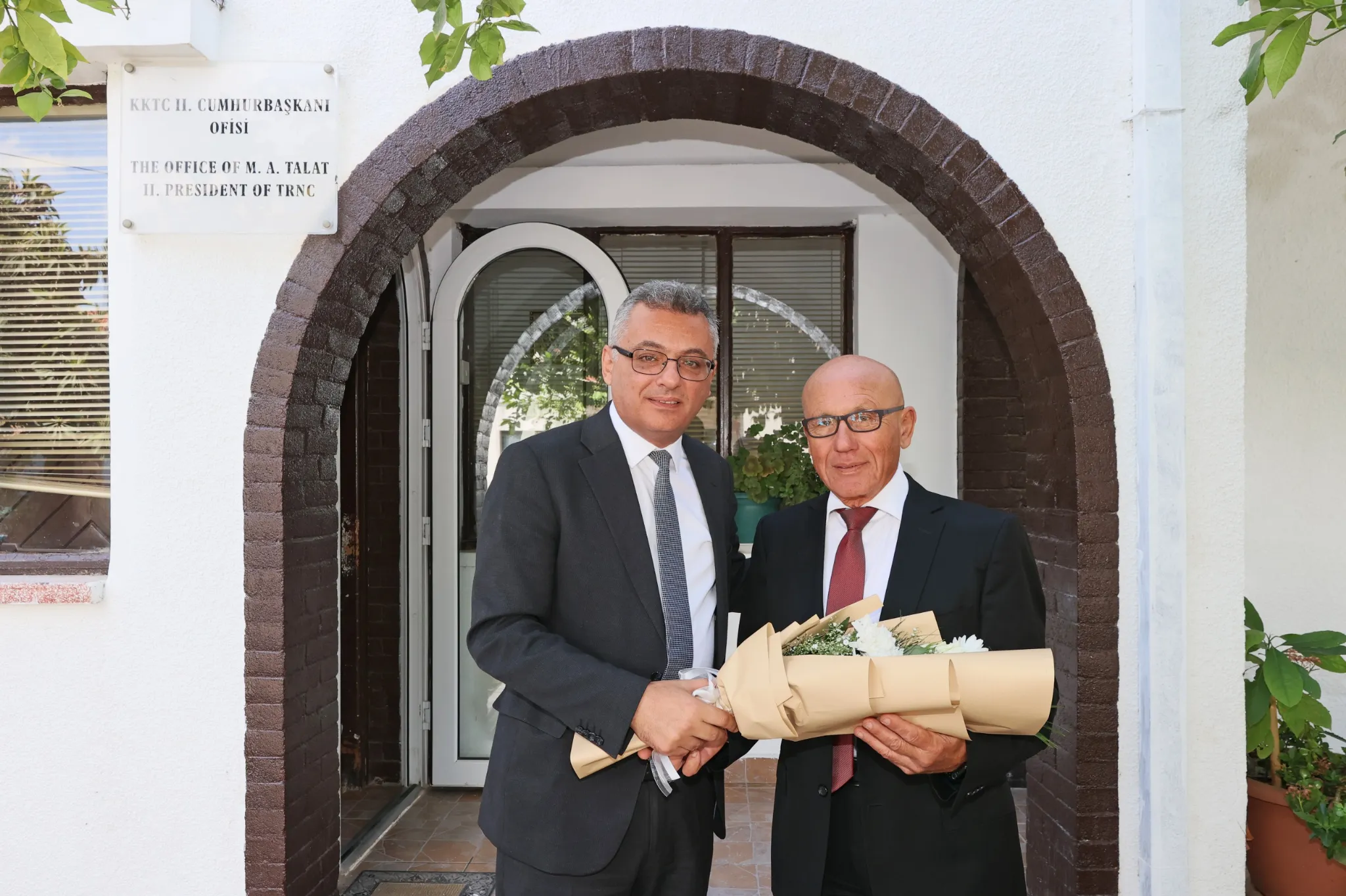 Cumhurbaşkanı Erhürman, eski cumhurbaşkanlarını ziyaret etti