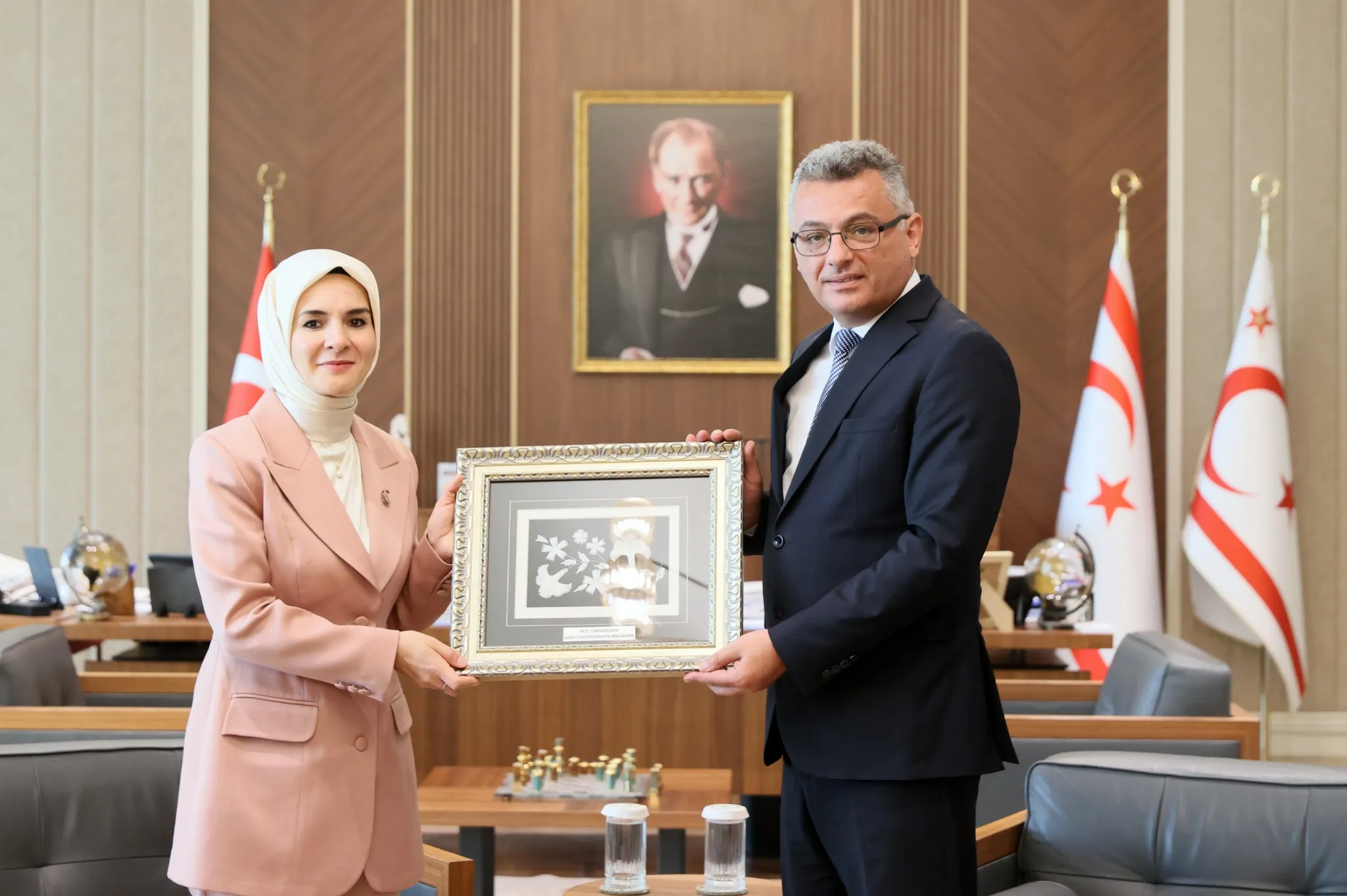 Cumhurbaşkanı Erhürman Türkiye Aile ve Sosyal Hizmetler Bakanı Göktaş’ı kabul etti
