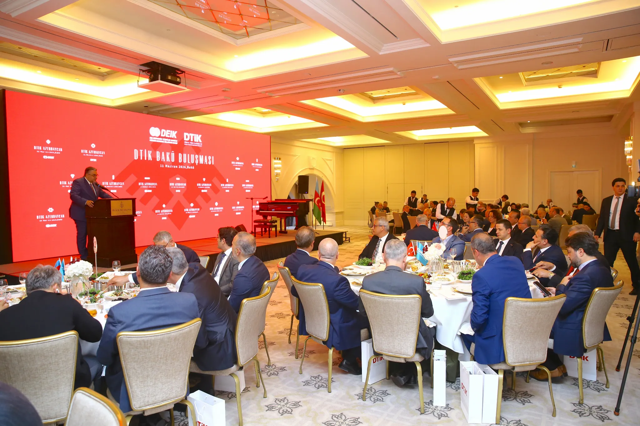 Dünya Türk İş Konseyi, iş insanları ve devlet yetkililerini Bakü'de buluşturdu: Etkinliğe Fikri Ataoğlu da katıldı