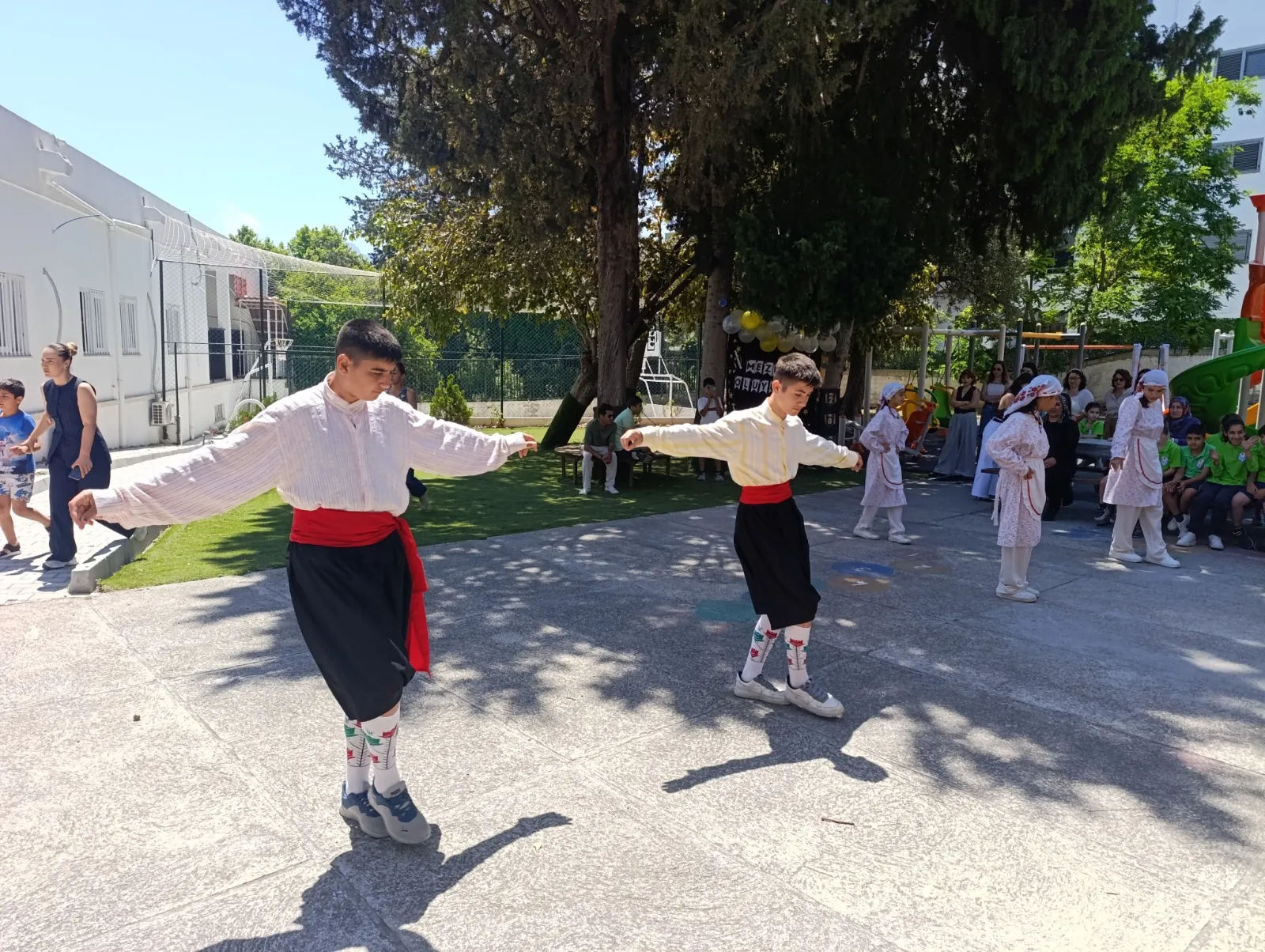 Girne Özel Eğitim ve İş Eğitim Okulu'nda mezuniyet töreni
