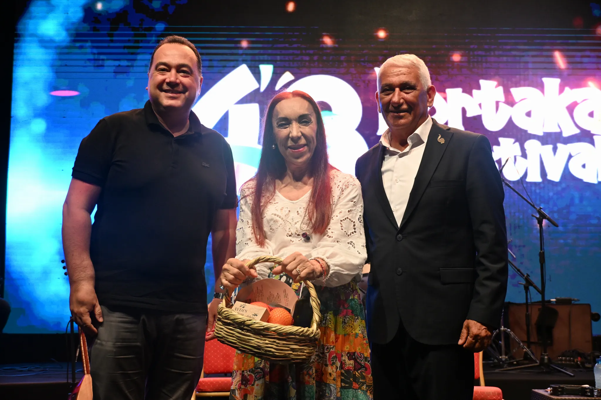 Güzelyurt Portakal Festivalinde Leman Sam sahne aldı