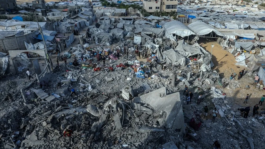 İsrail'in Gazze'ye düzenlediği saldırılarda son 24 saatte 10 Filistinli hayatını kaybetti