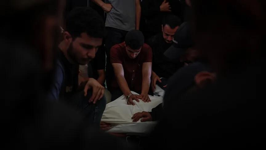 İsrail ordusu balıkçı teknelerine ateş açtı...15 yaşındaki çocuk hayatını kaybetti