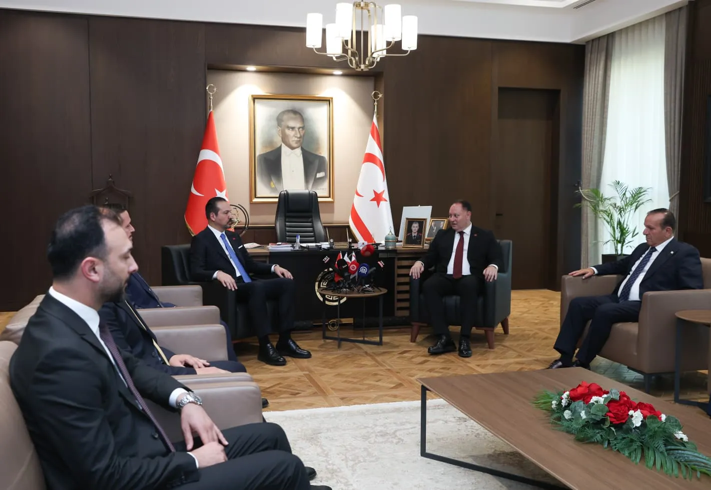 Öztürkler, AK Parti Genel Başkan Yardımcısı ve Türk Devletleri ile İlişkiler Başkanı Kürşad Zorlu'yu kabul etti