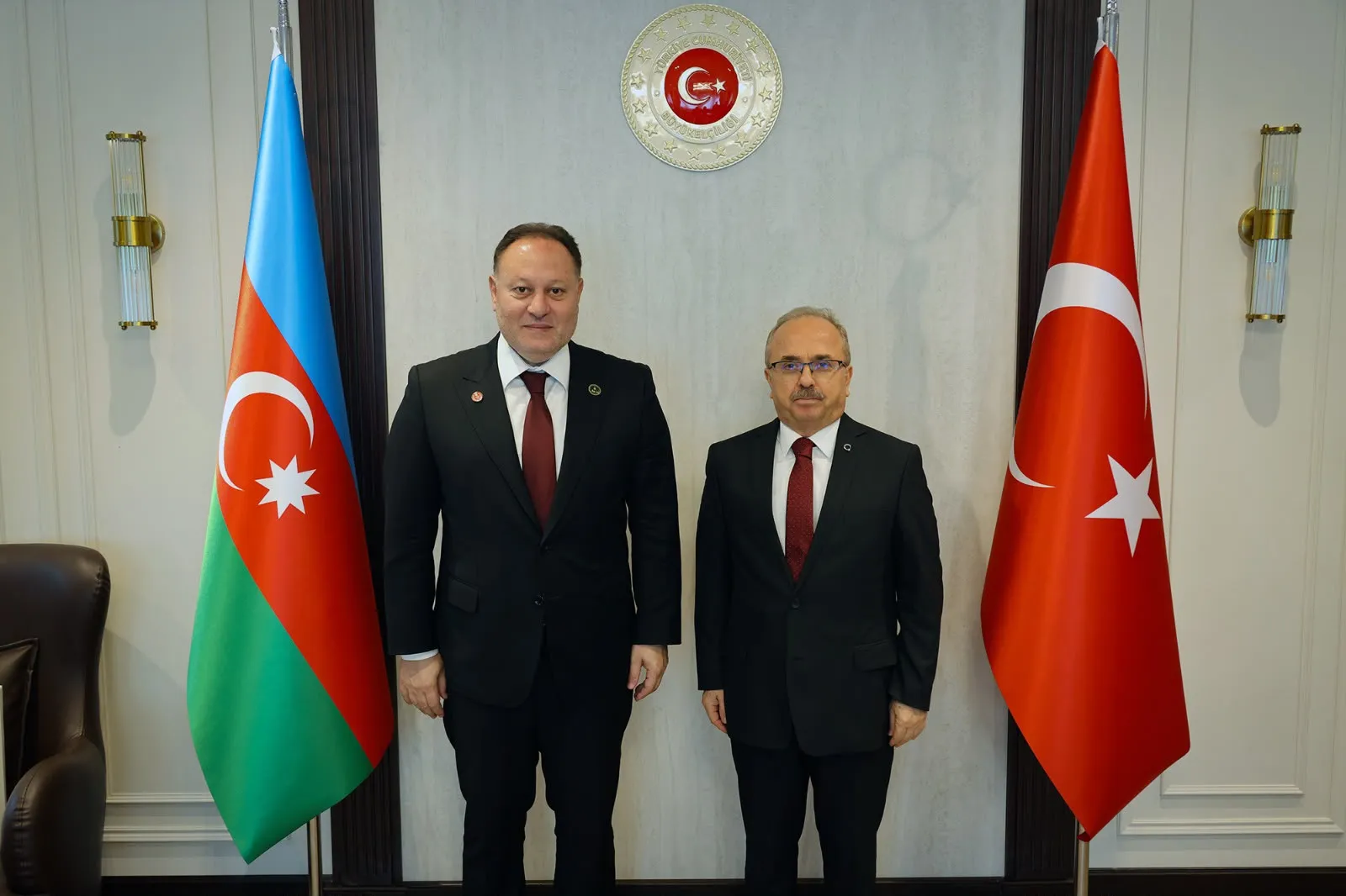 Öztürkler, Bakü’de Türkiye Büyükelçiliği ve KKTC Temsilciliği’ni ziyaret etti