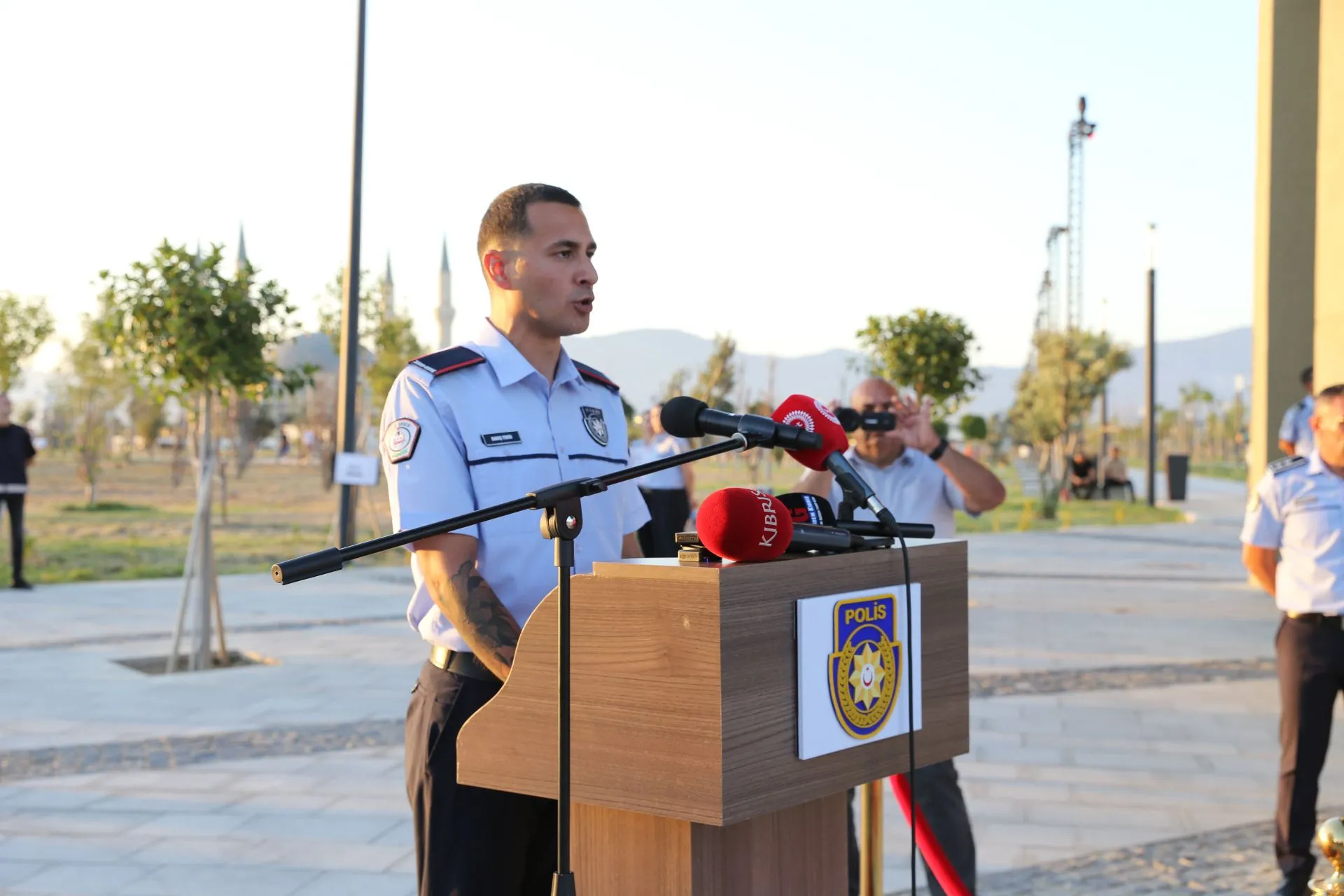 Polis ve İtfaiye Temel Eğitimi Yemin ve Mezuniyet Töreni yapıldı