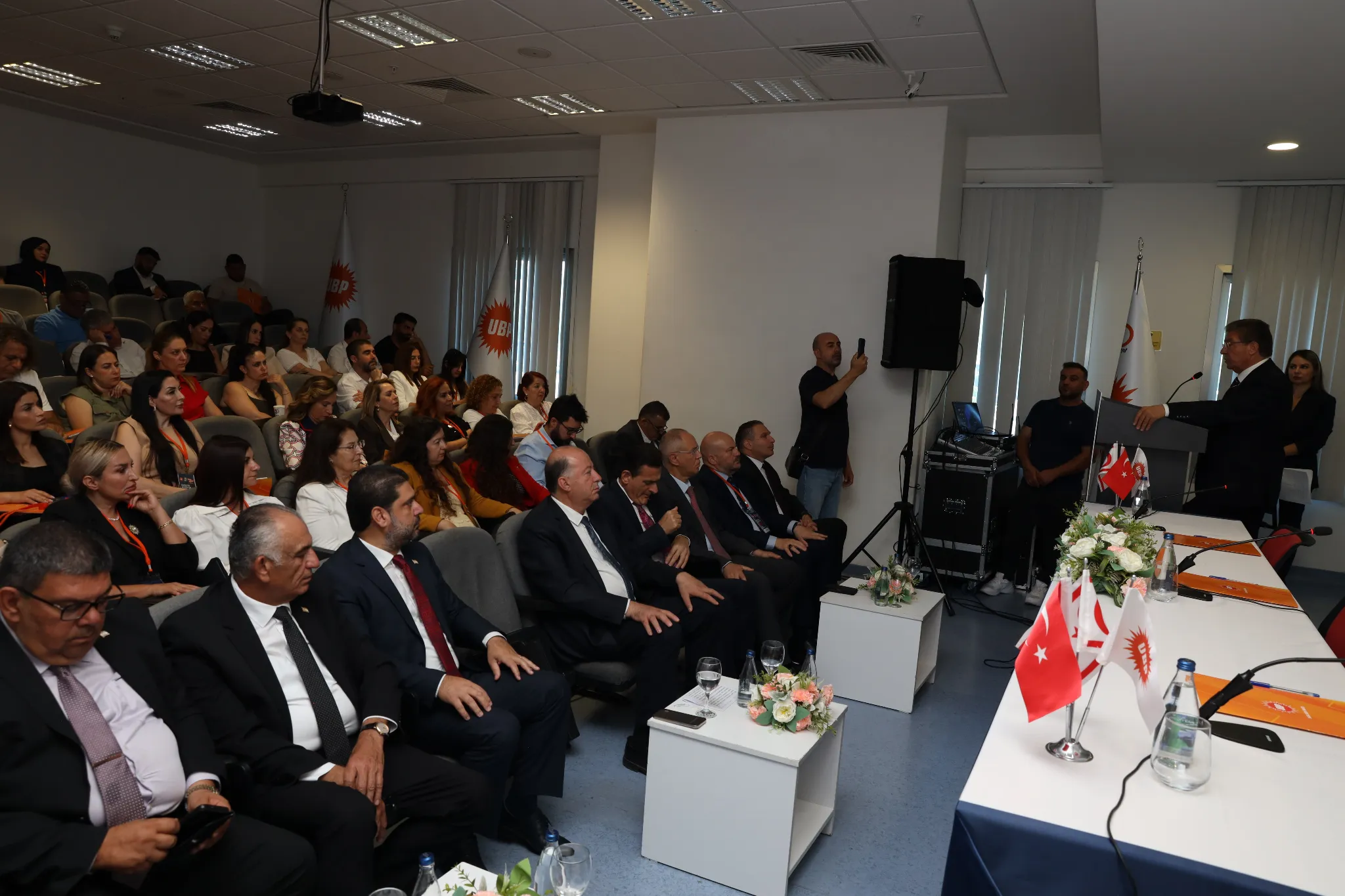 Üstel: “Çocukların ve gençlerin güvenli ortamlarda yetişmesi hükümetimizin önceliği”