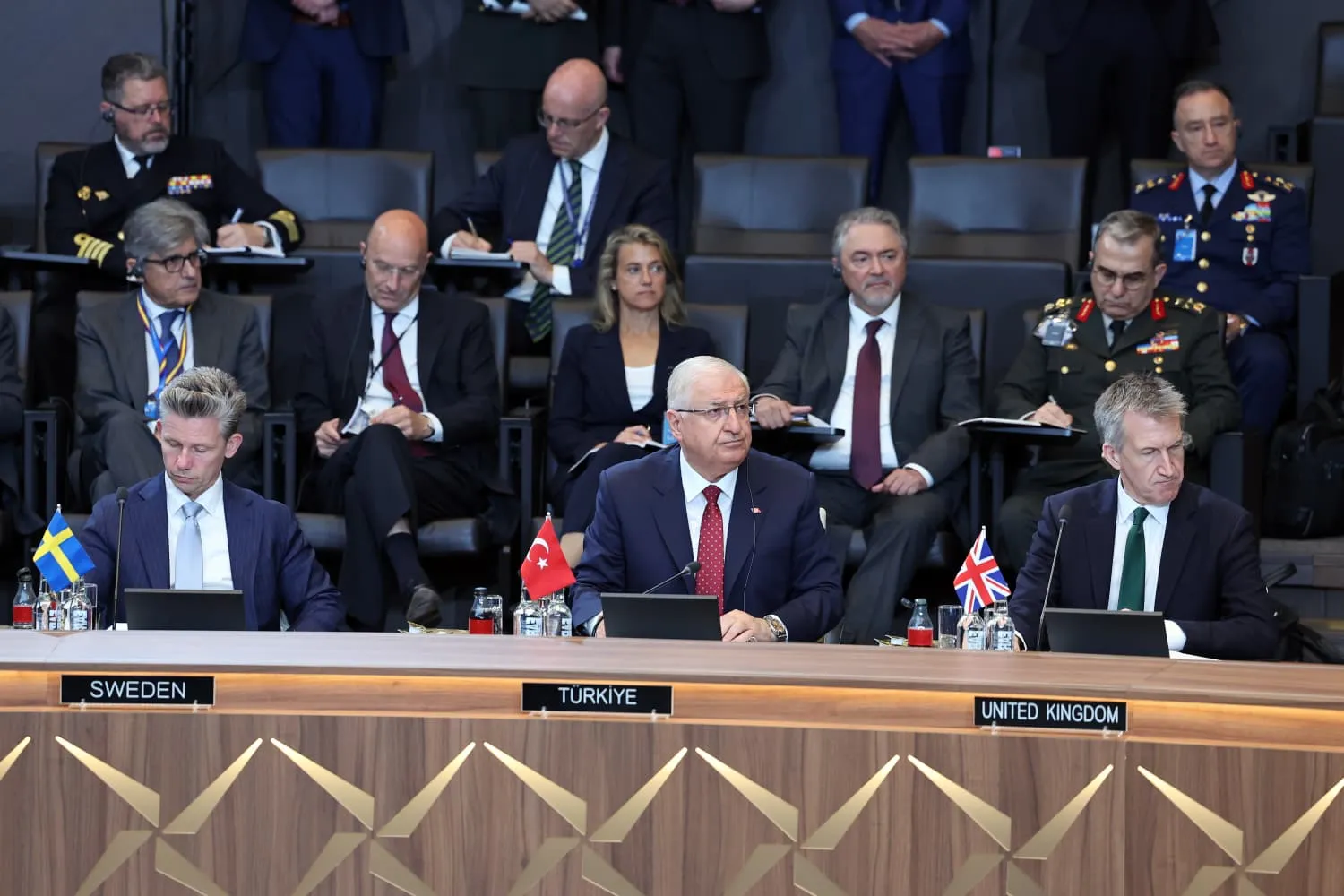 Yaşar Güler, NATO Savunma Bakanları Toplantısı kapsamındaki oturuma katıldı