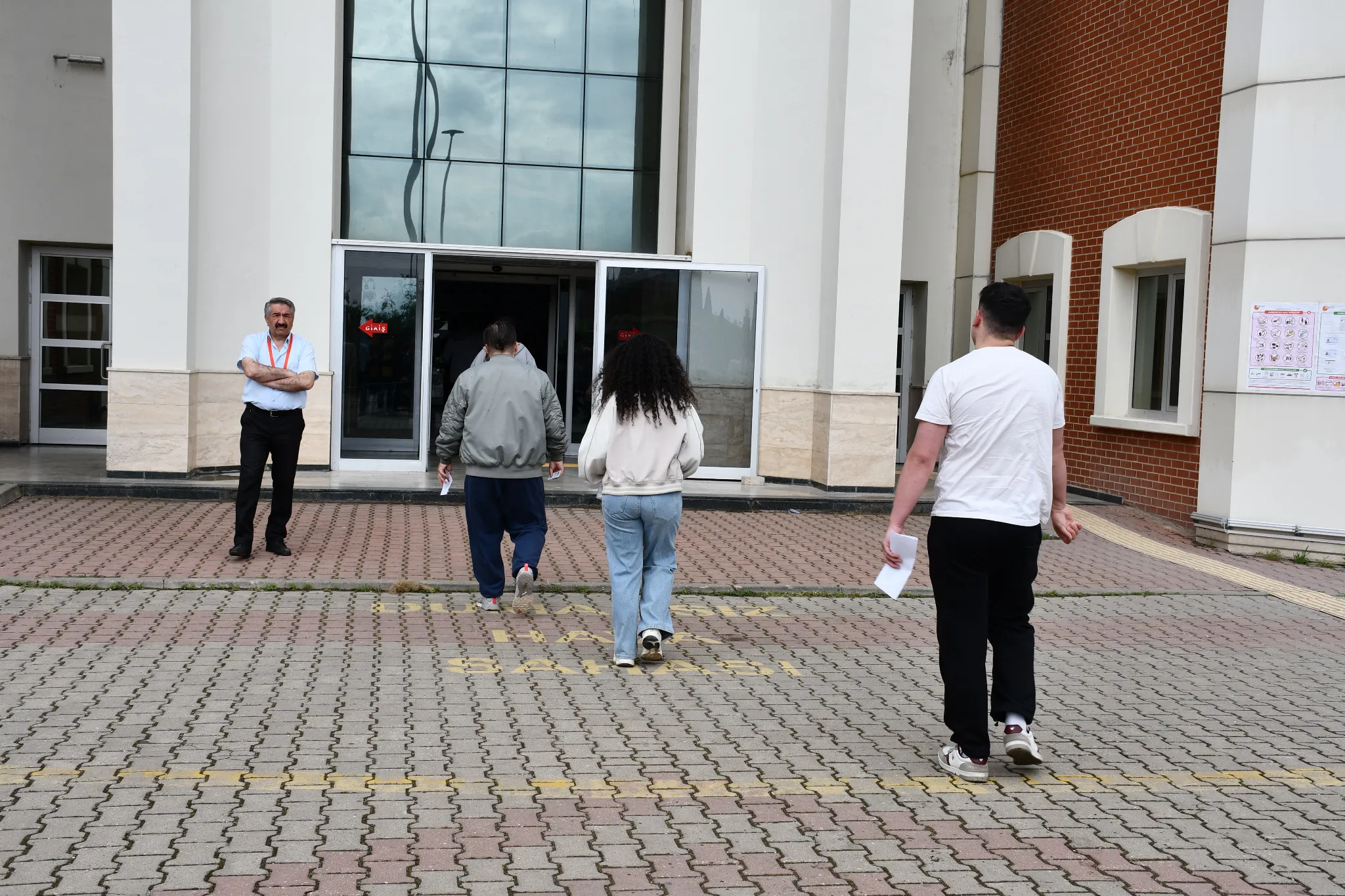 YKS'nin ilk oturumu TYT başladı