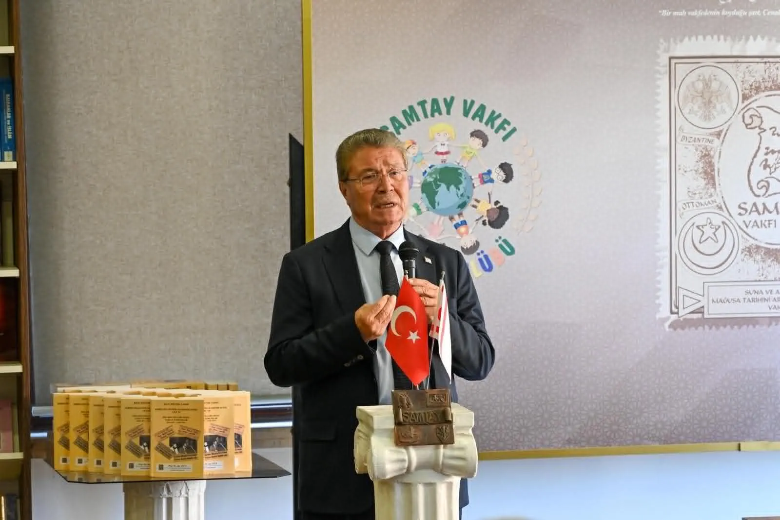 Ata Atun’un “KKTC politik tarihi, Kıbrıs siyasetine akademik bakış” kitabının 18. cildi tanıtıldı