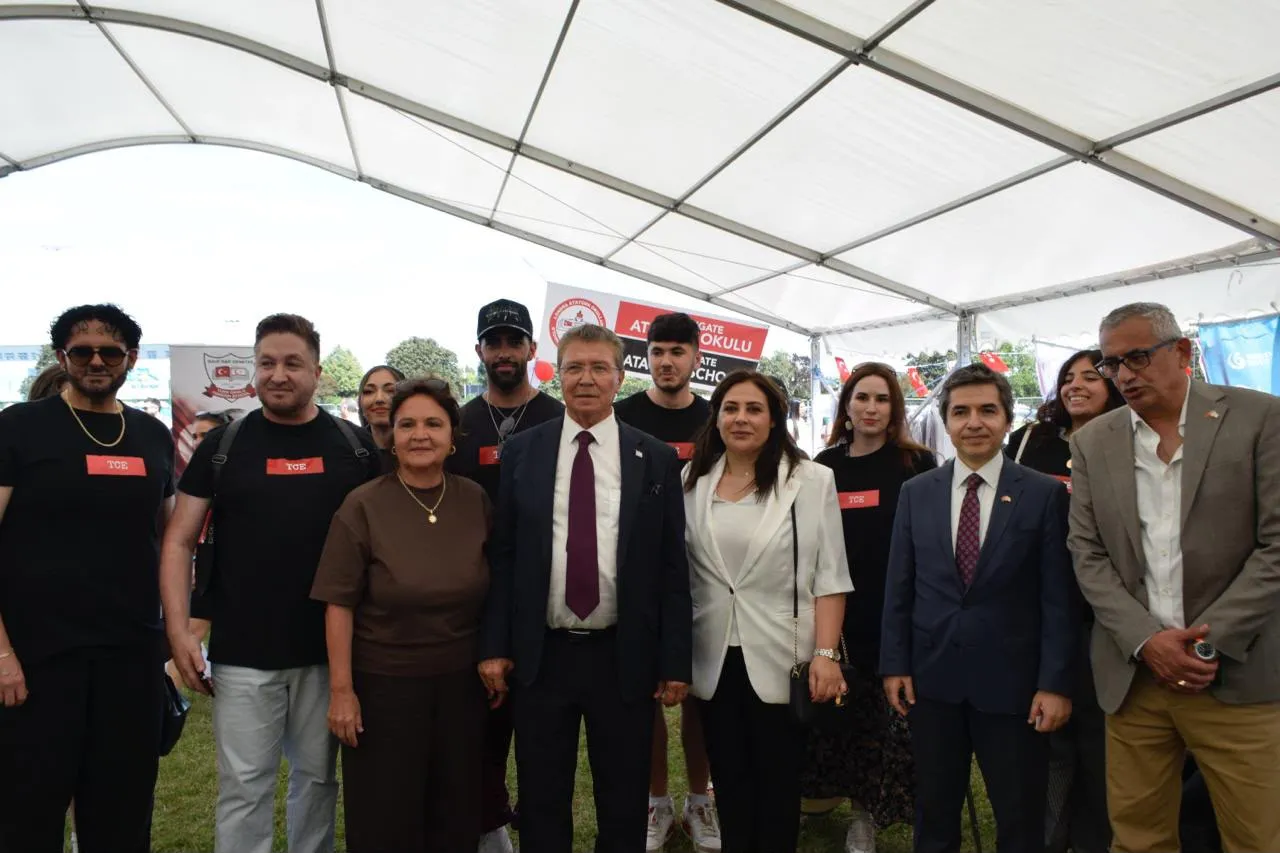 Başbakan Üstel, Londra’da Kıbrıs Türk Festivali’ne katıldı