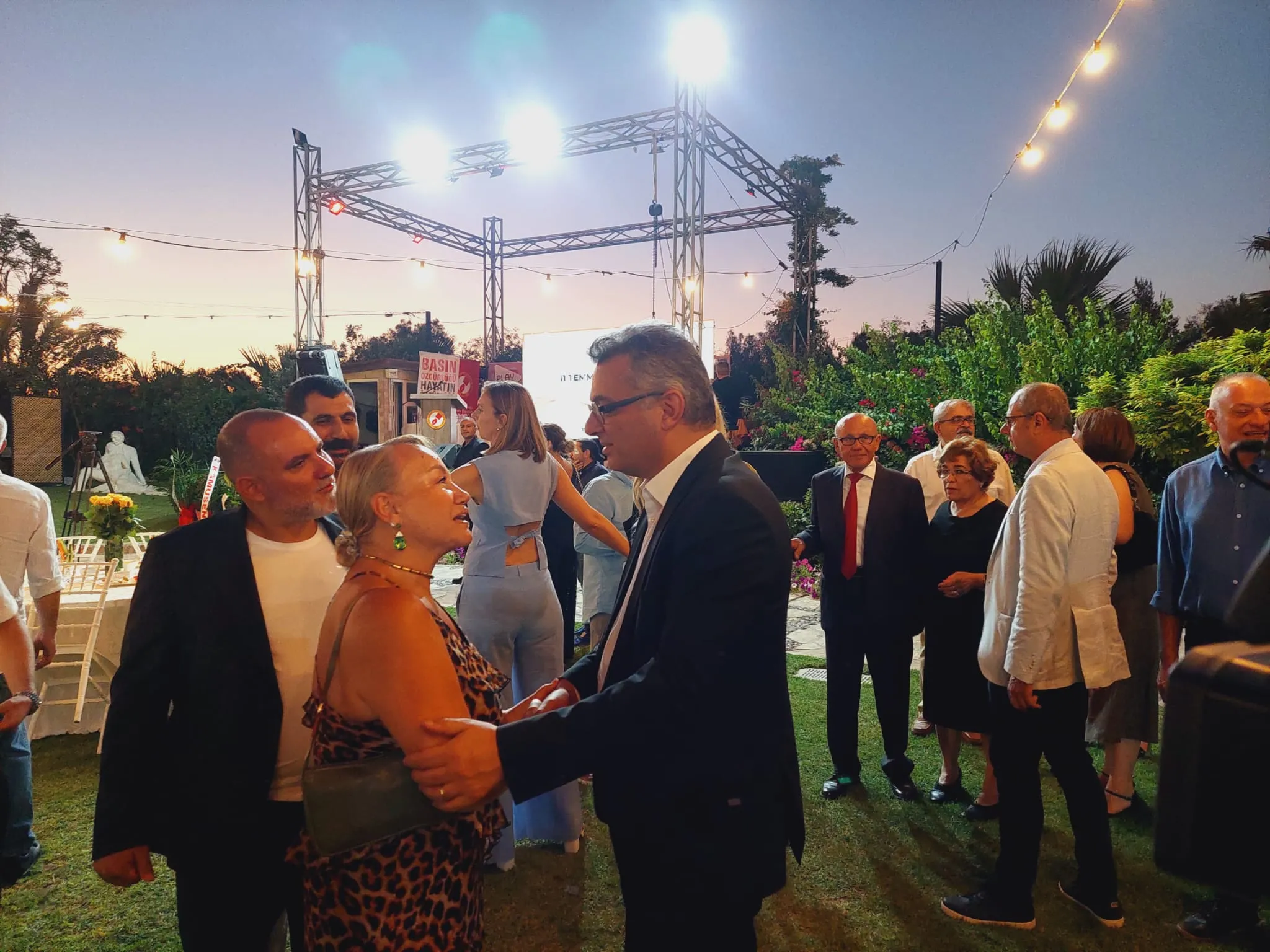 Cumhurbaşkanı Erhürman rahatsızlığı ardından 11 Temmuz Basın Günü resepsiyona katıldı