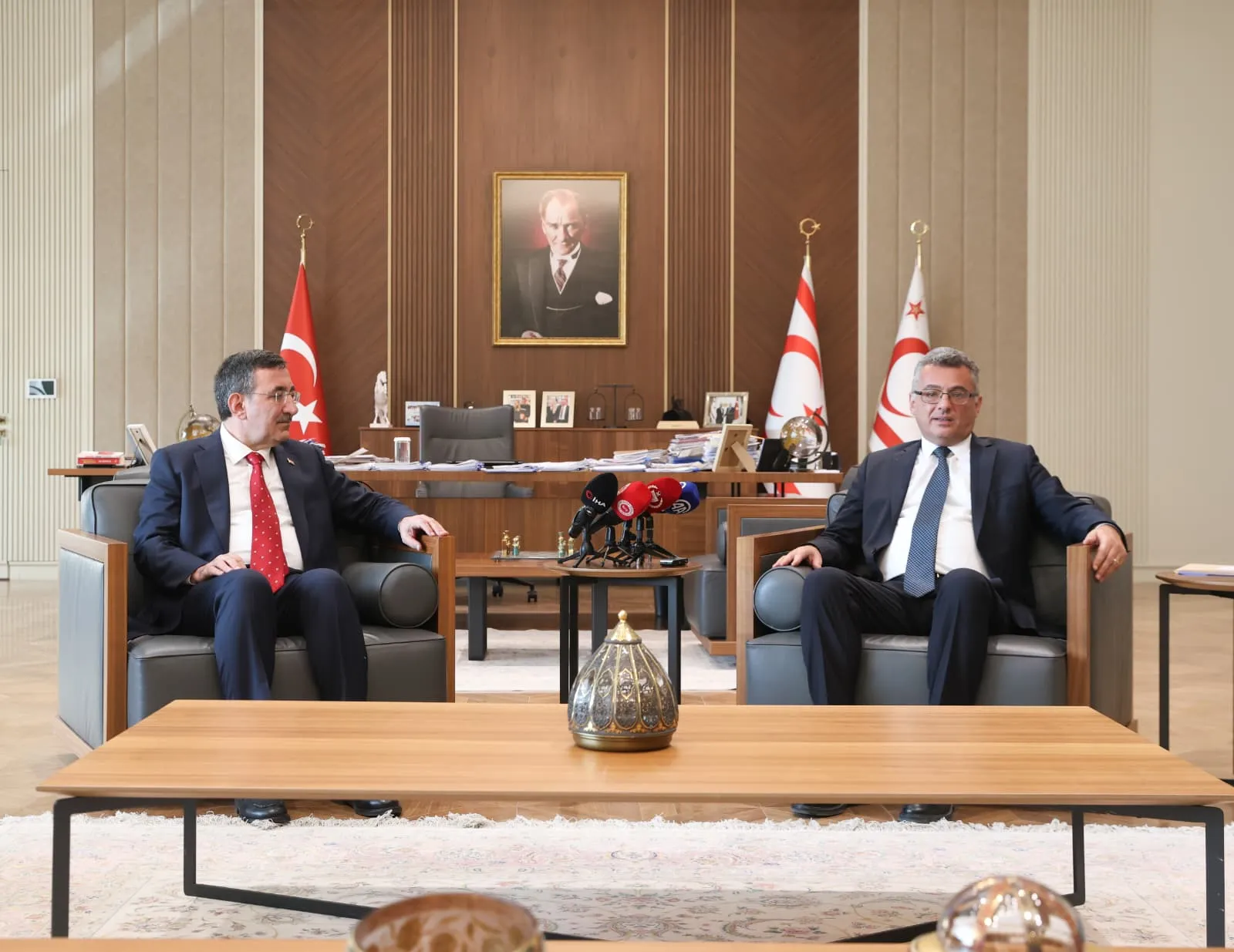 Erhürman Yılmaz'ı kabul etti... "Kıbrıs sorunundaki süreci Türkiye Cumhuriyeti ile uyum içerisinde yürütüyoruz”