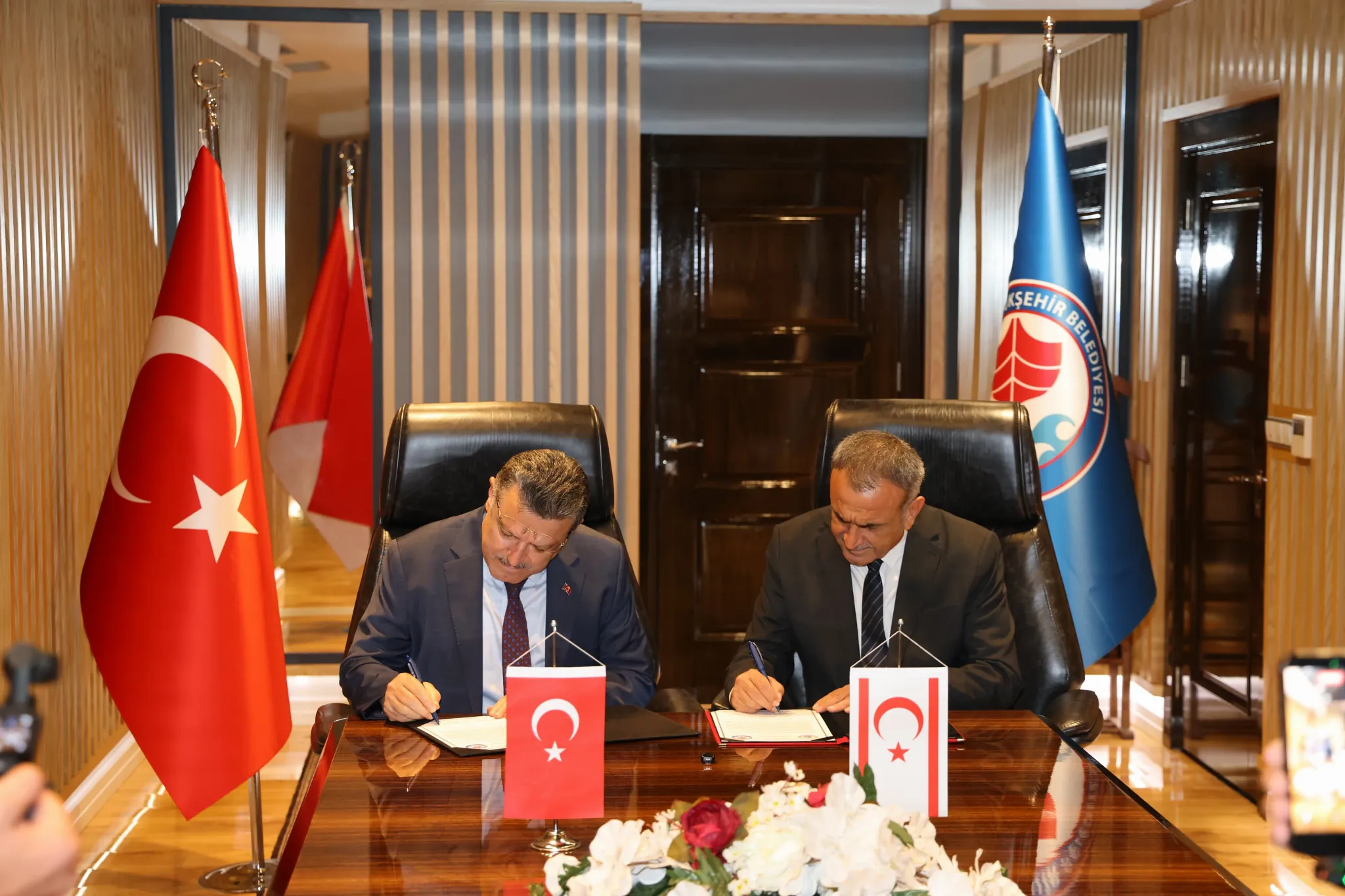 Gazimağusa Belediyesi ile Trabzon Büyükşehir Belediyesi arasında "Kardeş Şehir Protokolü" imzalandı