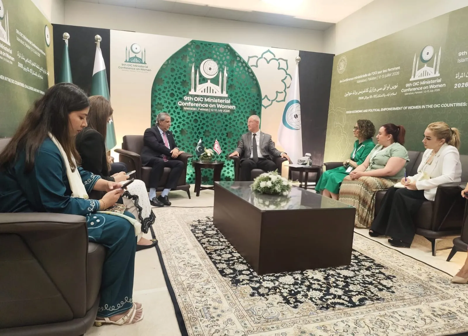 Hasipoğlu, Pakistan Adalet ve İnsan Hakları Bakanı Tarar ile görüştü