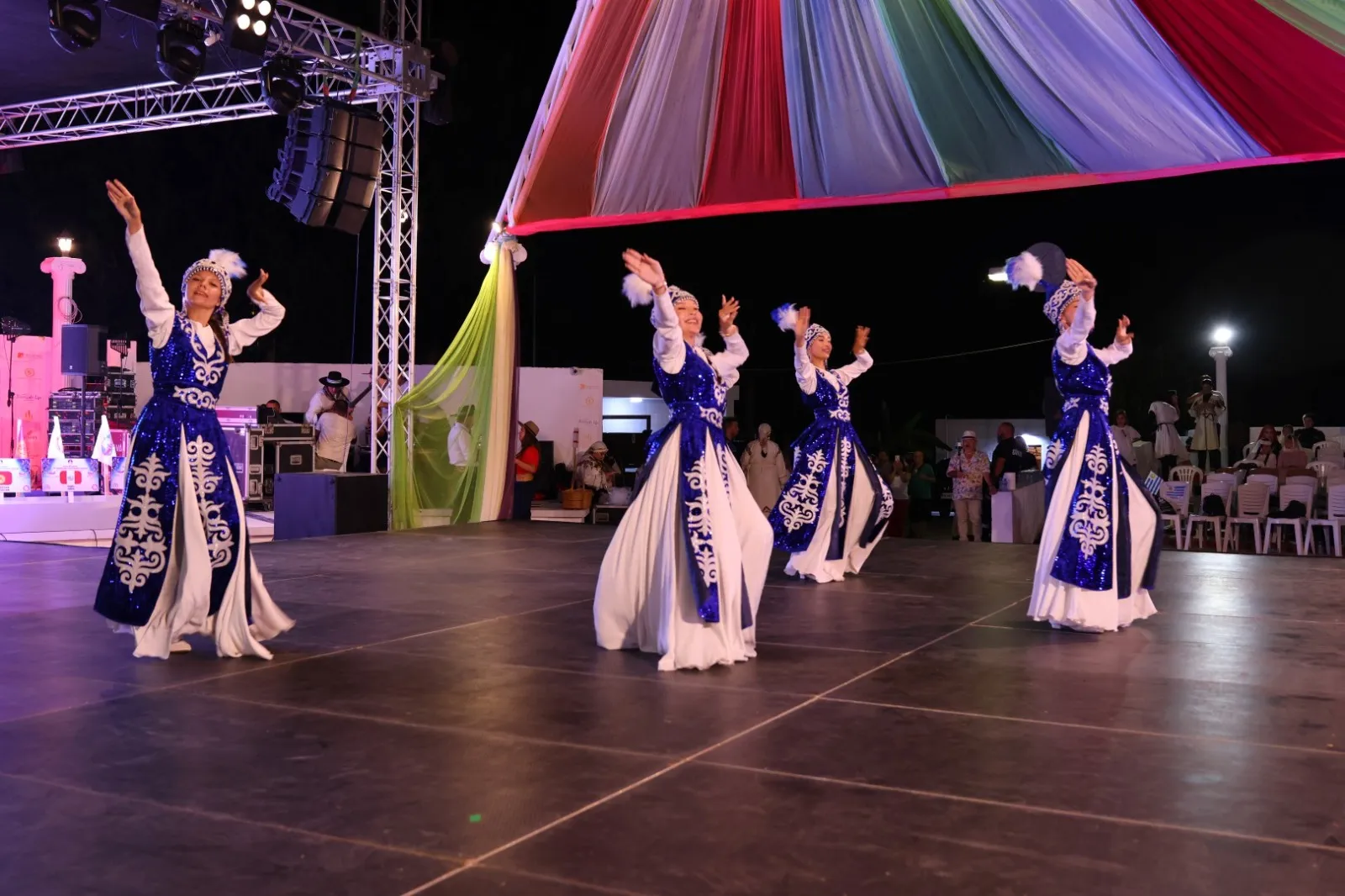 "İskele Belediyesi 29. Uluslararası Halk Dansları Festivali" sona erdi