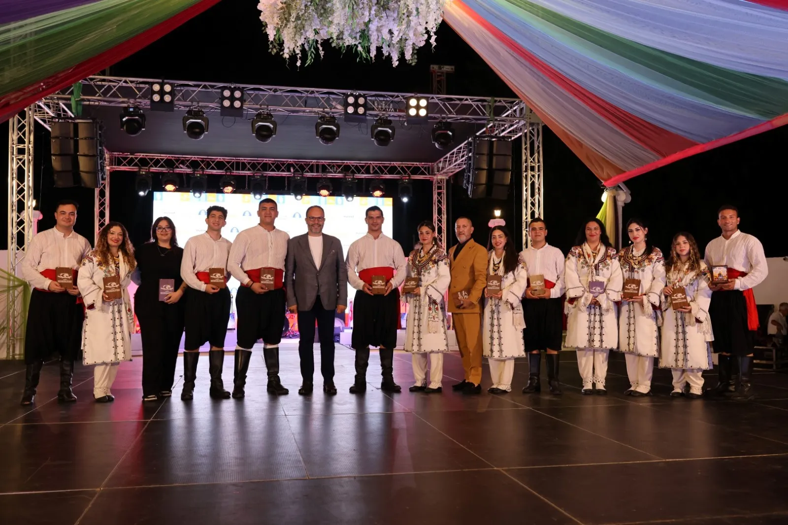 "İskele Belediyesi 29. Uluslararası Halk Dansları Festivali" sona erdi